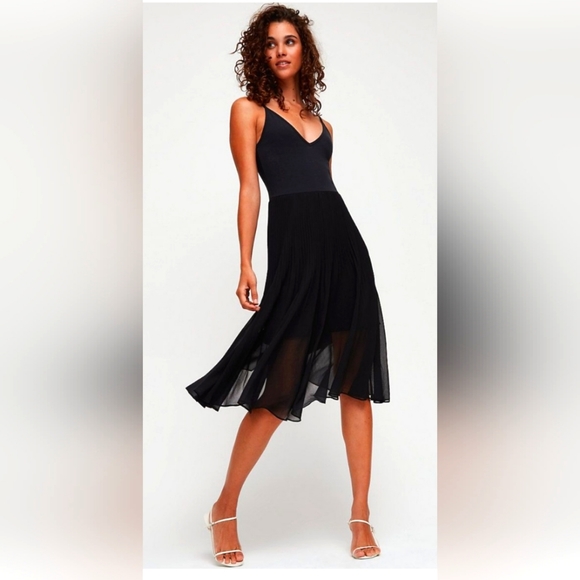 Wilfred- Black Dress- Medium - Picture 2 of 10